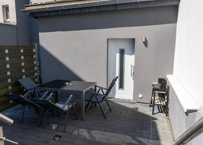 Your Luxurious In דירה *