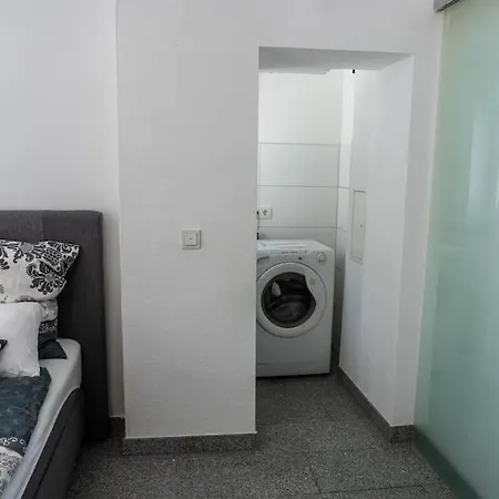 Your Luxurious In Κολωνία